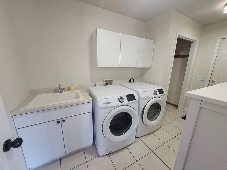 2255 Vesterheim St — Photo 32