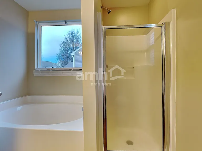 412 Galesburg Dr — Photo 12