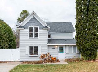 693 Ann St, Harbor Springs, MI 49740