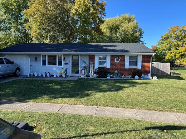4581 Roblar Hills Dr, Englewood, OH 45322