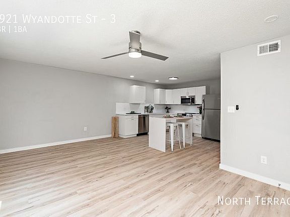 4th image of 3921 Wyandotte St APT 3