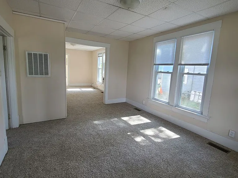 1412 N Champaign St — Photo 9