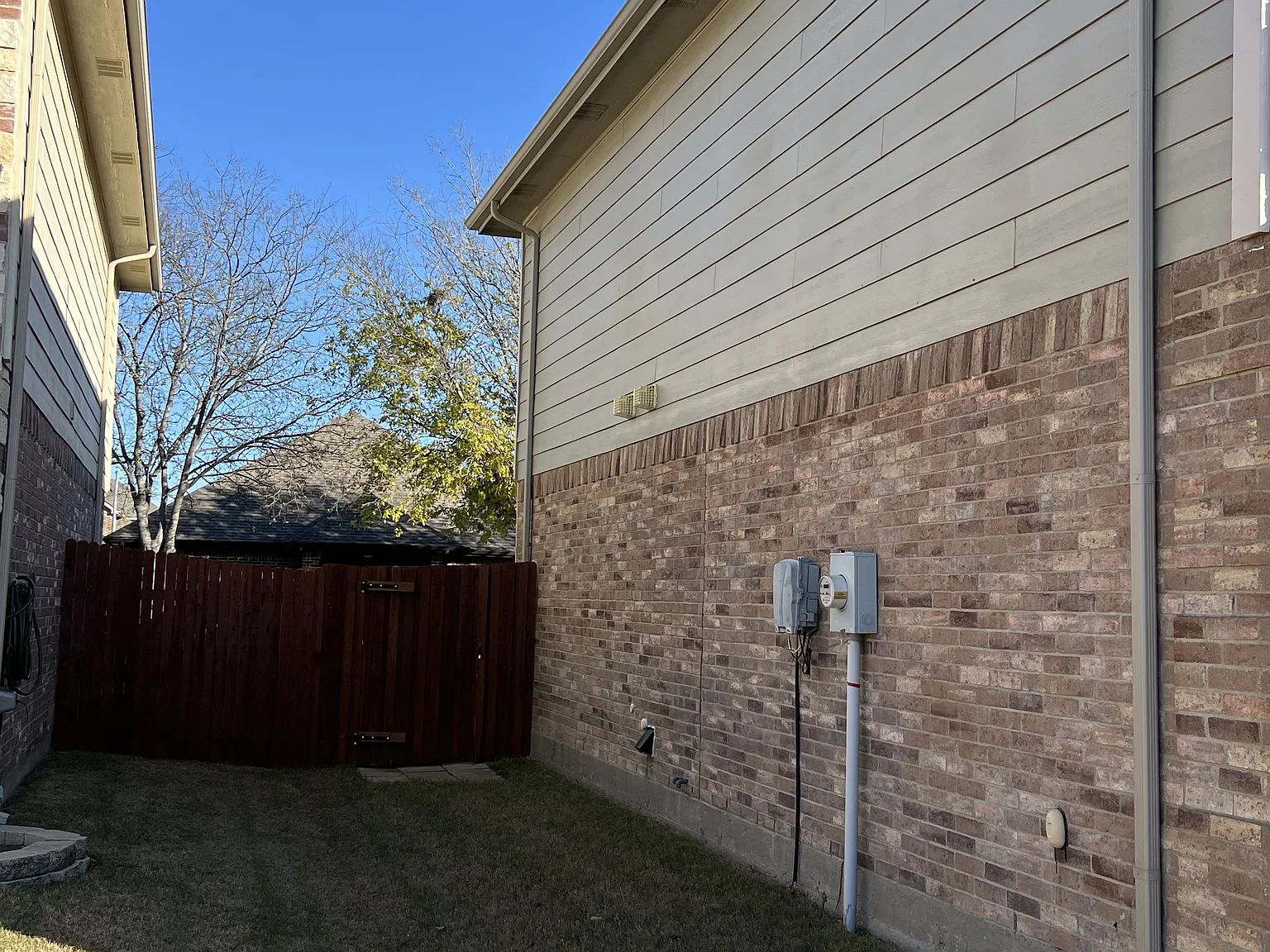 3 bed, 2166 sqft, $2,295 — Photo 4