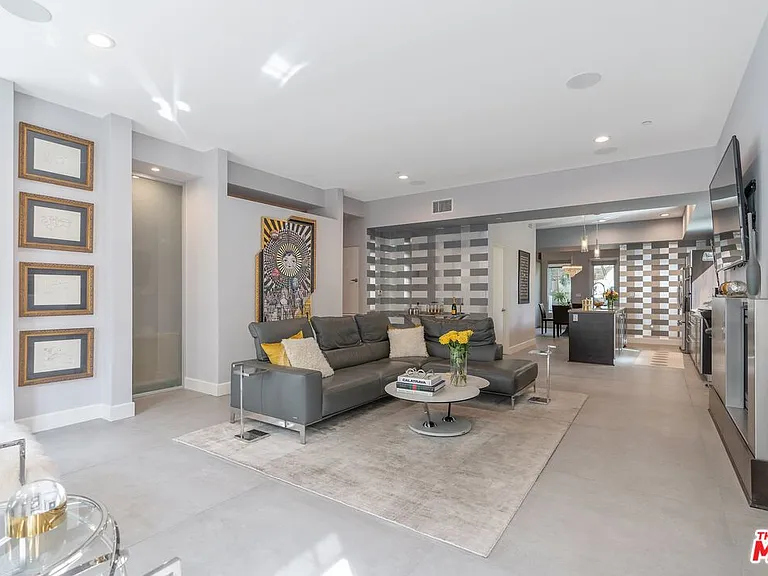 1250 N Harper Ave #302 — Photo 5