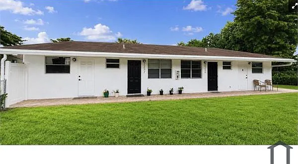 2 bed, 900 sqft, $2,200 — Photo 3