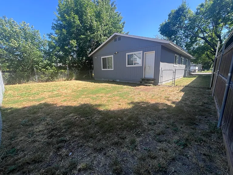 1322 Chestnut St — Photo 12