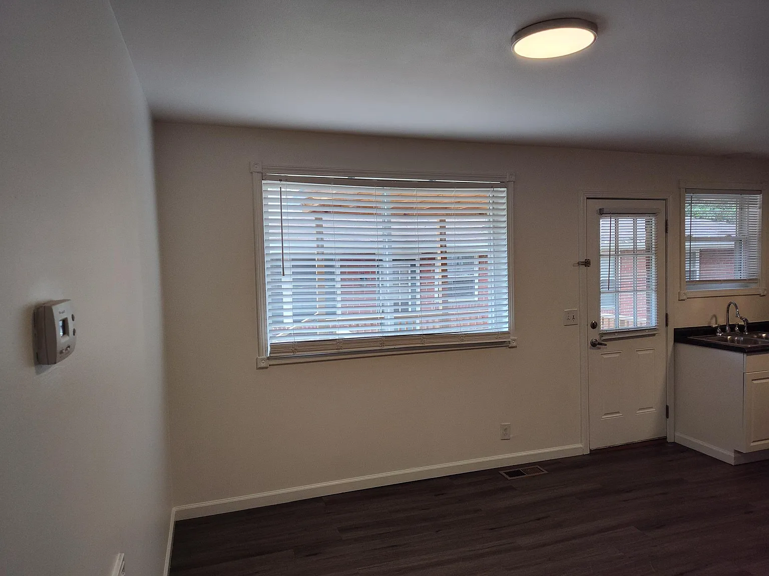 2024 Greenwood Cir — Photo 2