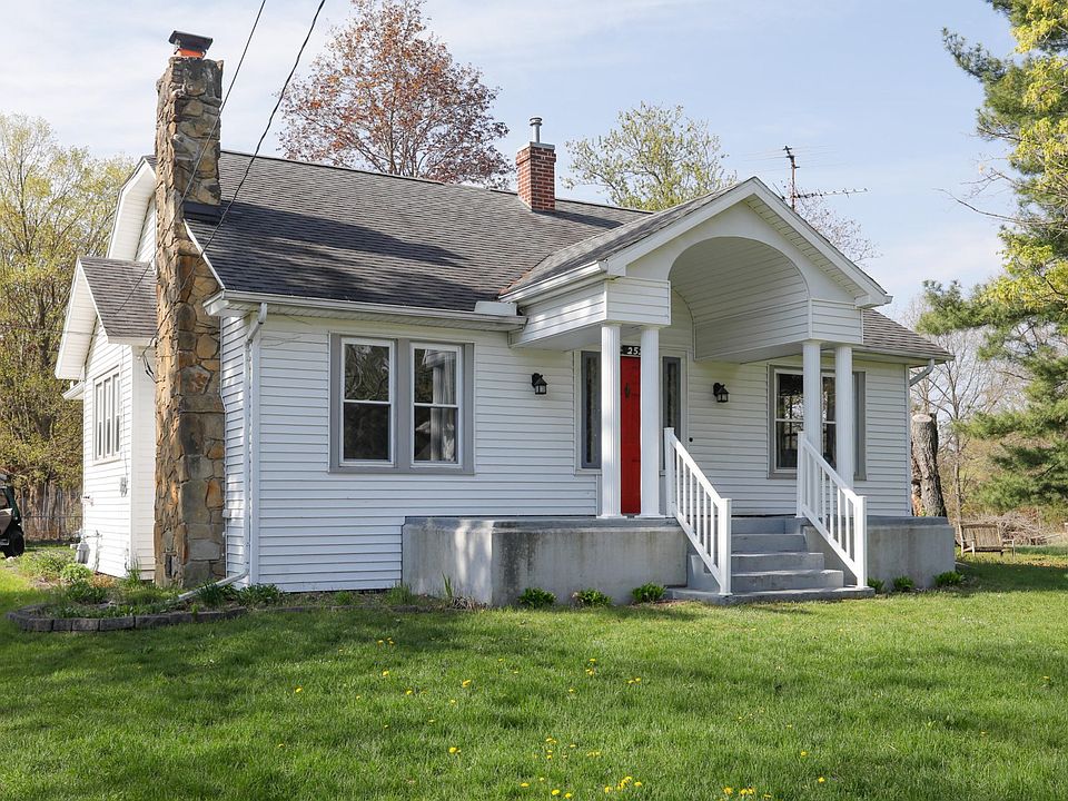 251 Waubascon Rd-101