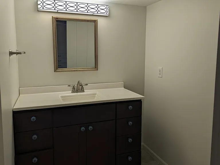 750 Elm Ct — Photo 5