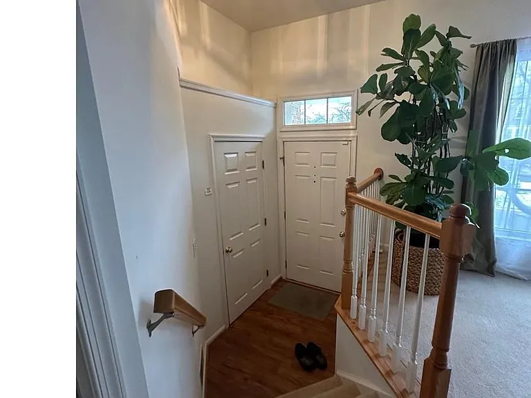 1414 Park Garden Ln — Photo 2