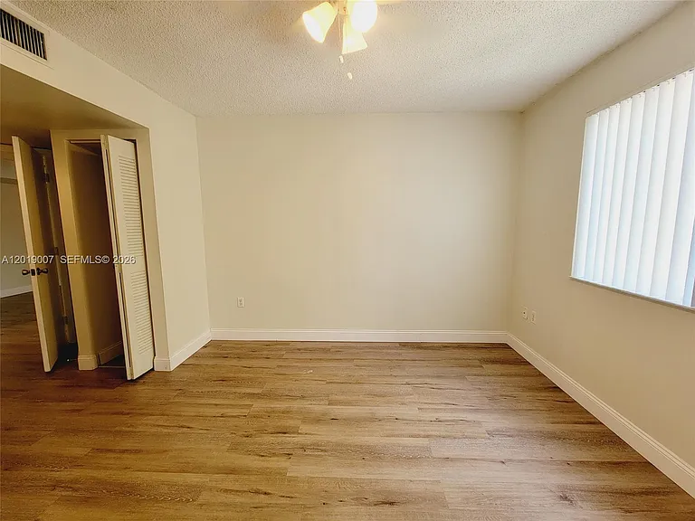 4155 N Haverhill Rd #1415 — Photo 9