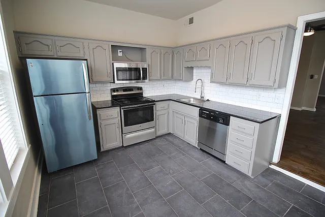 4314 Warwick Blvd — Photo 3