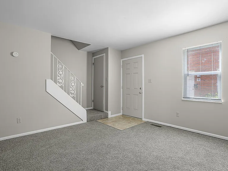 Bermuda Heights Apartments — Photo 15