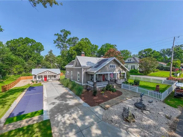 4495 Academy St, Acworth, GA 30101