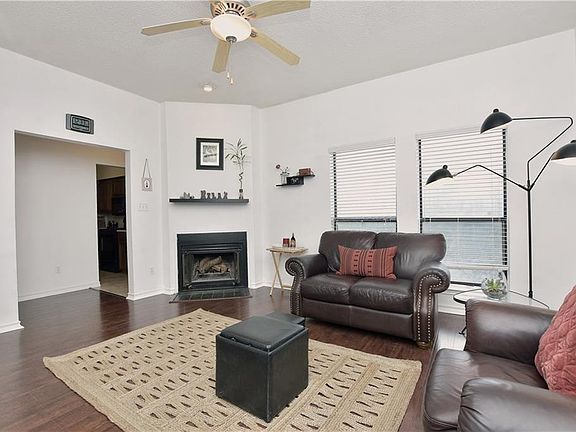 3rd image of 1404 Norwalk Ln APT 204
