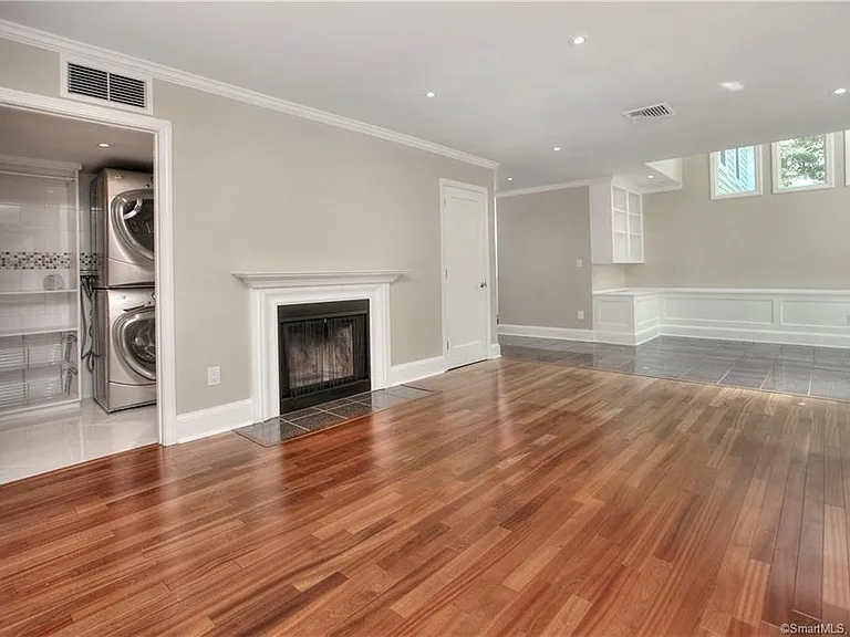 450 Center St #15 — Photo 27
