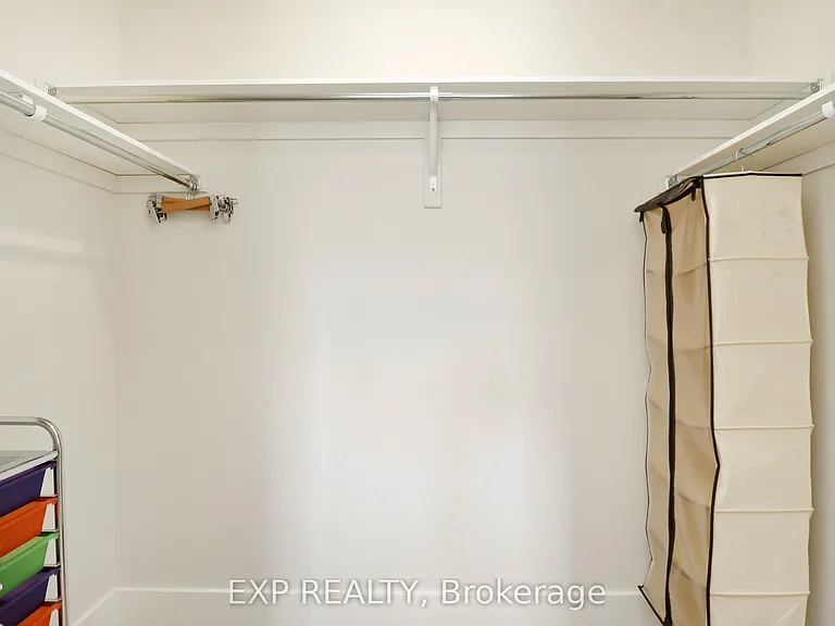 142 Sycamore St — Photo 40