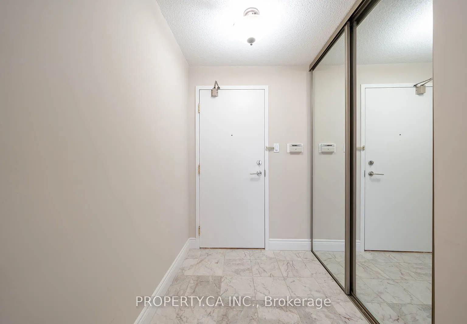 7460 Bathurst St — Photo 3