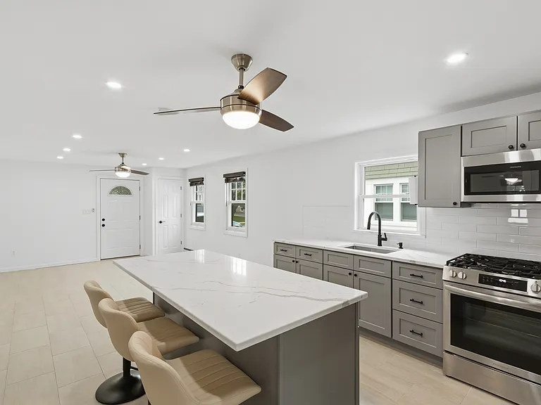 38 Smith St #1 — Photo 5