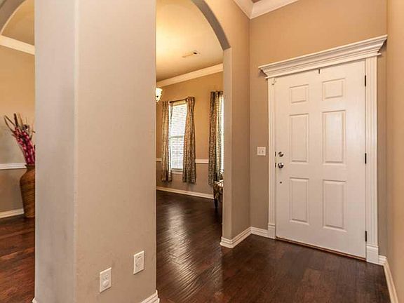 5th image of 3306 SW Briar Creek Ave