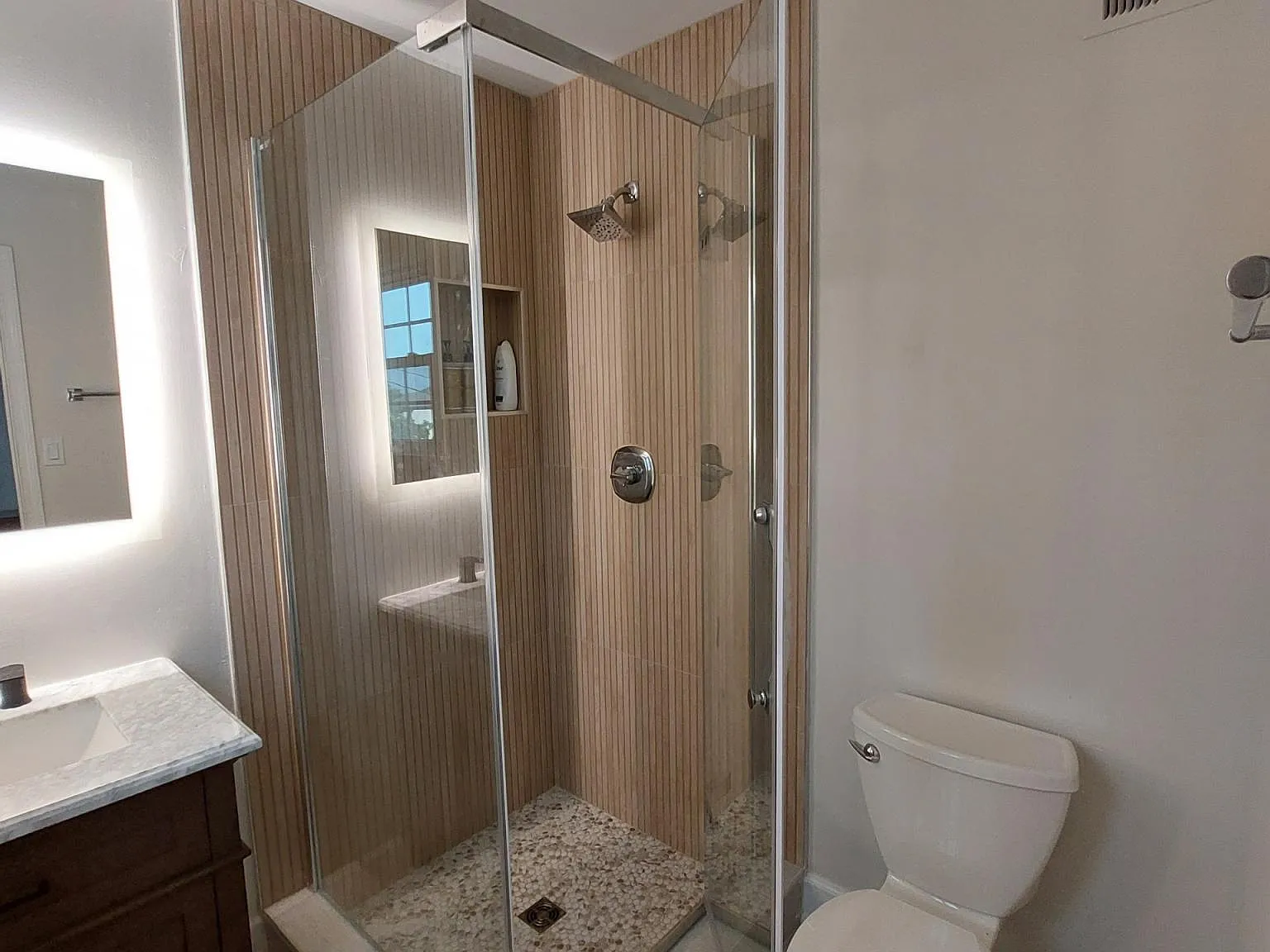 2522B N Fairfax Dr — Photo 3