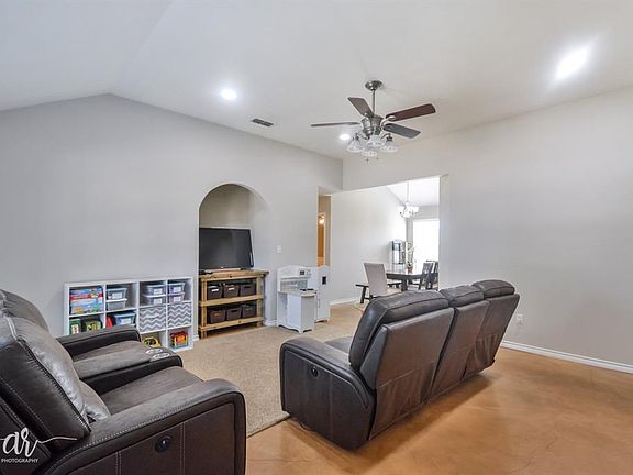 5th image of 742 Chanticleers Ln