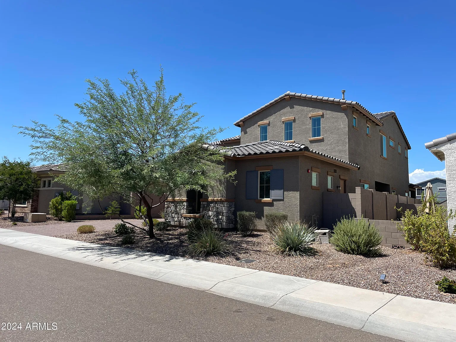 4 bed, 3.5 bath, 2615 sqft, $4,595 — Photo 3