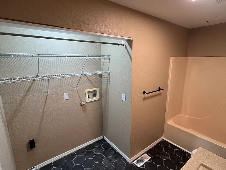 712 W Austin St #1 — Photo 12