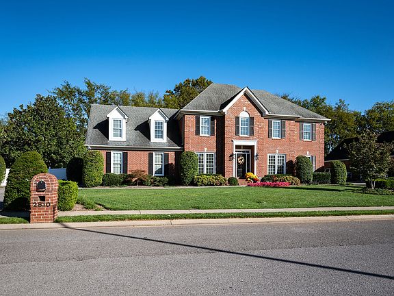 3rd image of 2810 Saint Johns Dr