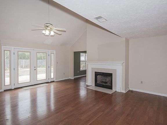 5th image of 2300 Prytania Cir