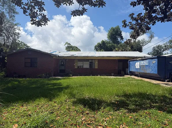 2420 E 2nd Plz, Panama City, FL 32401