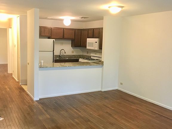 3rd image of 549 W Dickens Ave #1
