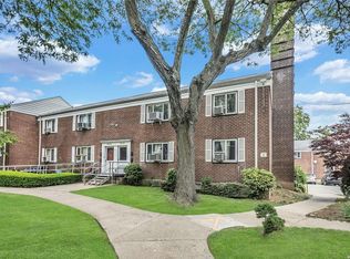 226-02 Manor Rd #7-1, Queens Village, NY 11427