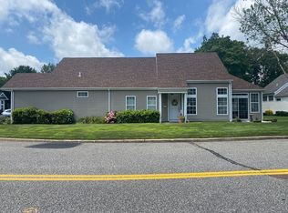 511 Leisure Dr, Ridge, NY 11961