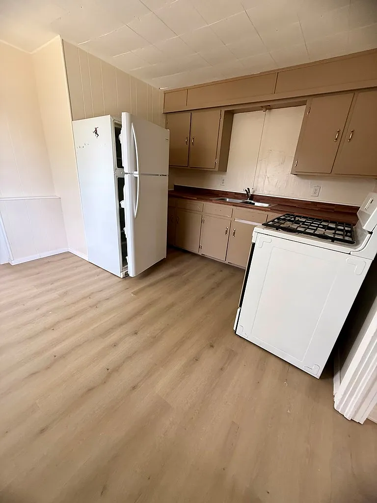 1 bed, 1.0 bath, 552 sqft, $900 — Photo 3