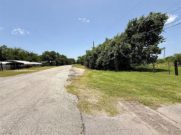4th image of 1629 Pecos St