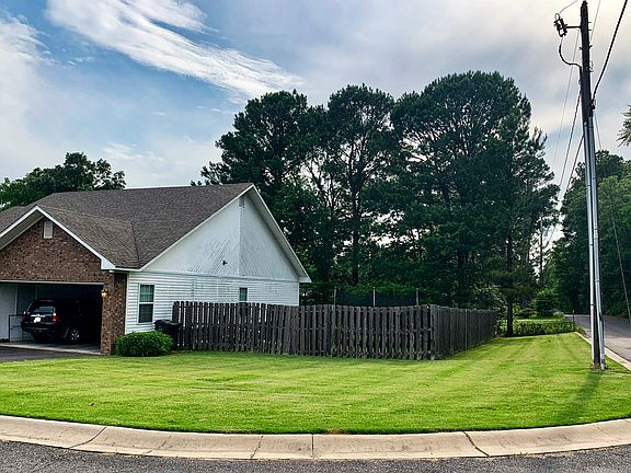 corner lot / fenced backyard