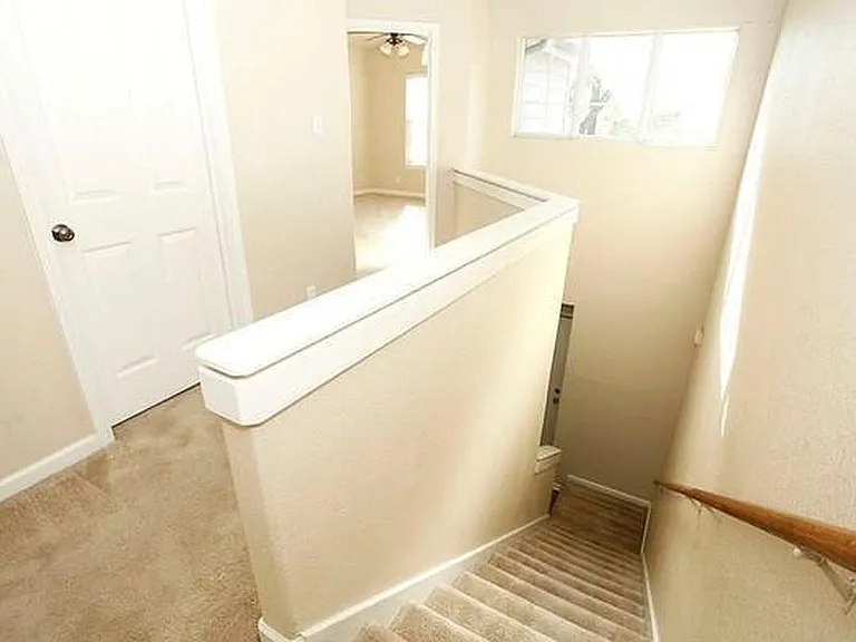 1719 Sylvan Dr #B — Photo 10