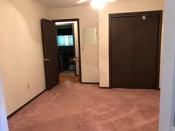 5th image of 112 Rosewood Dr
