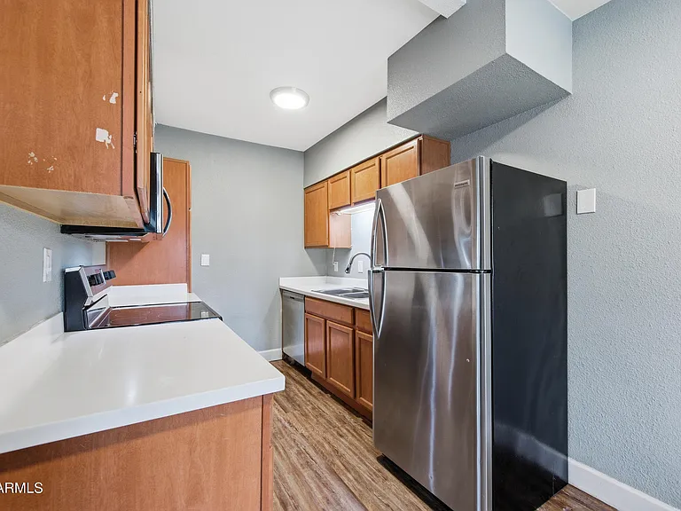 1518 W Colter St #14 — Photo 5