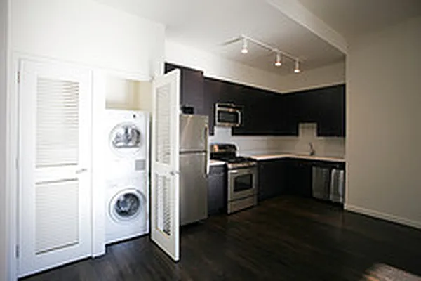 Rented by Metro Loft Management | media 32