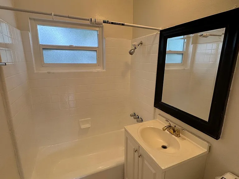 3025 Perlita Ave #9 — Photo 8