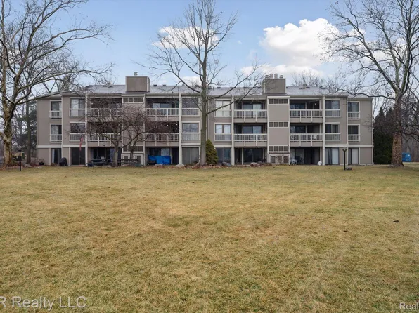 1625 Cliffs Lndg APT 102, Ypsilanti, MI 48198