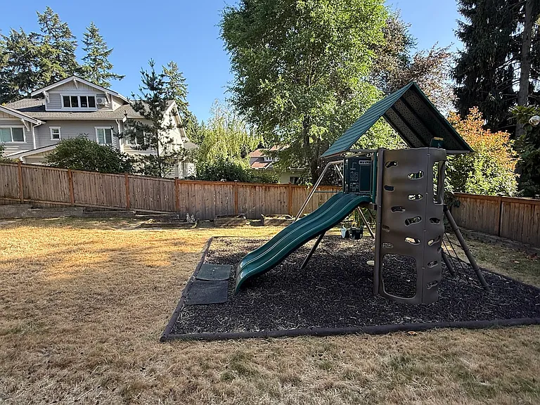 11049 SE 30th St — Photo 42