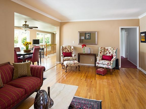 4th image of 190 Sequoia Dr