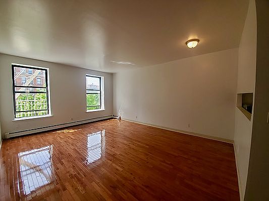 1st image of 81 W 126th St APT 4C