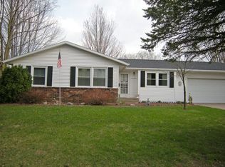 17 Primrose Cir, Clintonville, WI 54929