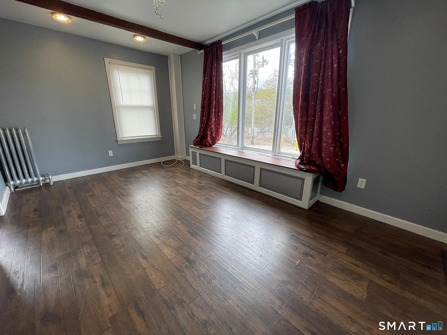 4 bed, 1.0 bath, 991 sqft, $2,200 — Photo 4