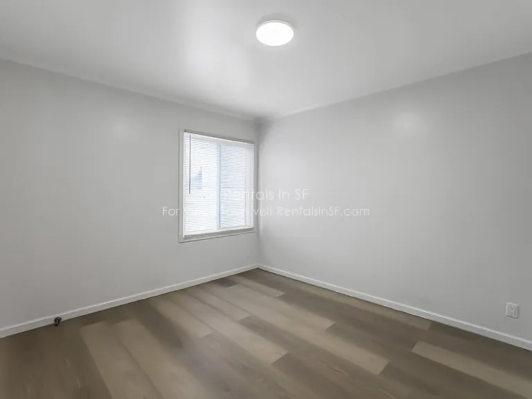 1714 44th Ave — Photo 12