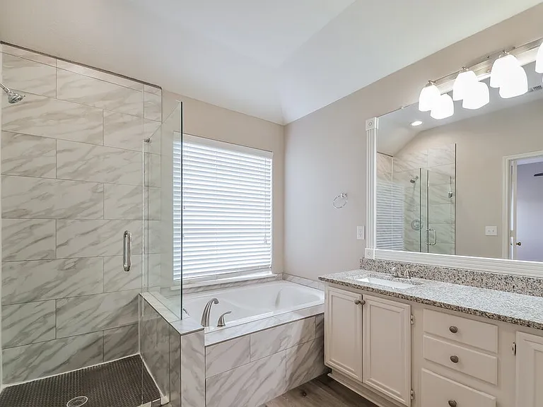 802 Lake Bridge Dr — Photo 12